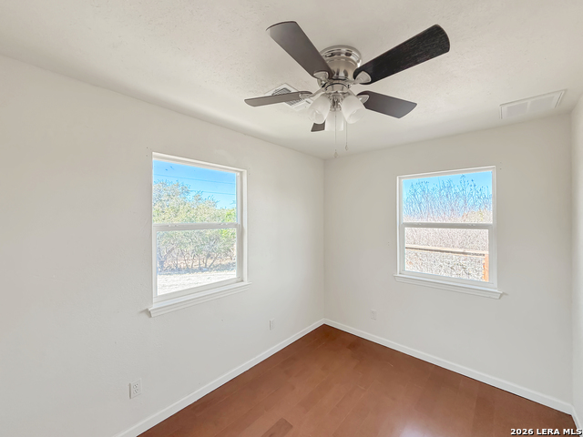 Image 17 of 40 For 614 Red Oak Woods