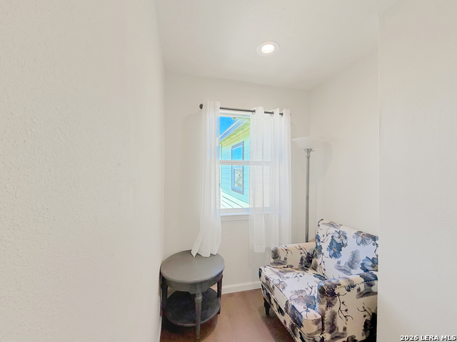 Image 20 of 40 For 614 Red Oak Woods