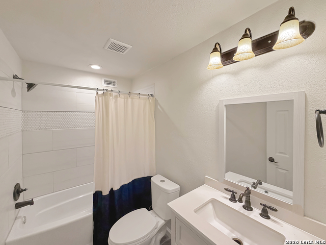 Image 23 of 40 For 614 Red Oak Woods