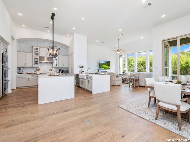 Image 12 of 35 For 7018 Cantera Manor