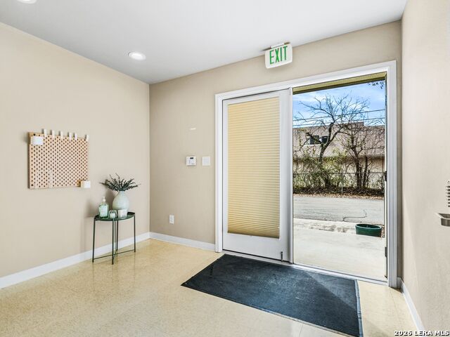 Listing photo id 45 for 14235 Blanco