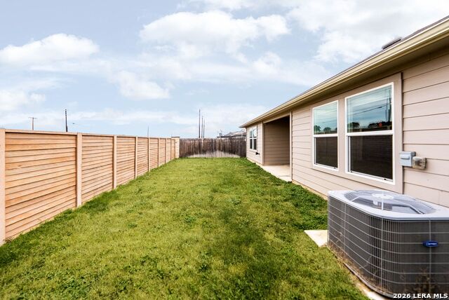 Image 36 of 44 For 917 Chachalaca