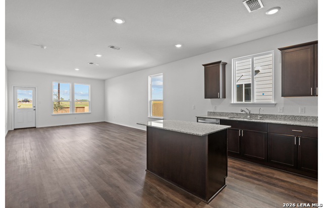 Listing photo id 3 for 1518 Silver Run