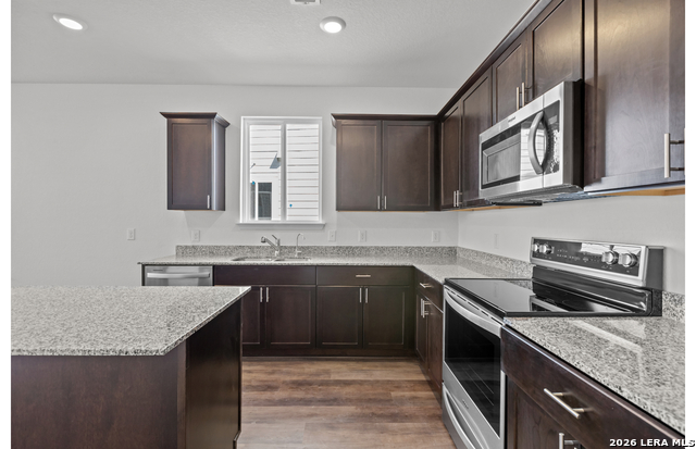 Listing photo id 4 for 1518 Silver Run