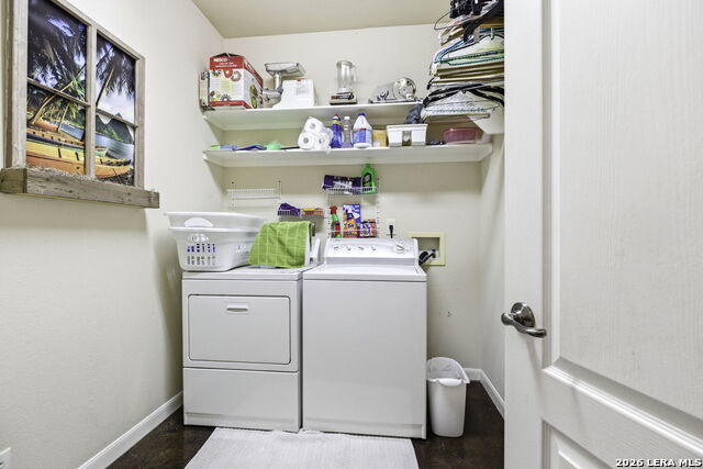 Image 23 of 37 For 26011 Hootananny