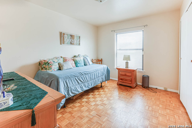 Image 13 of 15 For 3914 Anton  