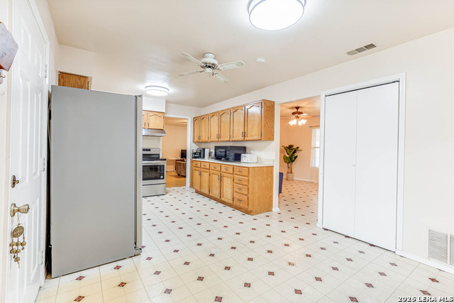 Image 4 of 15 For 3914 Anton  