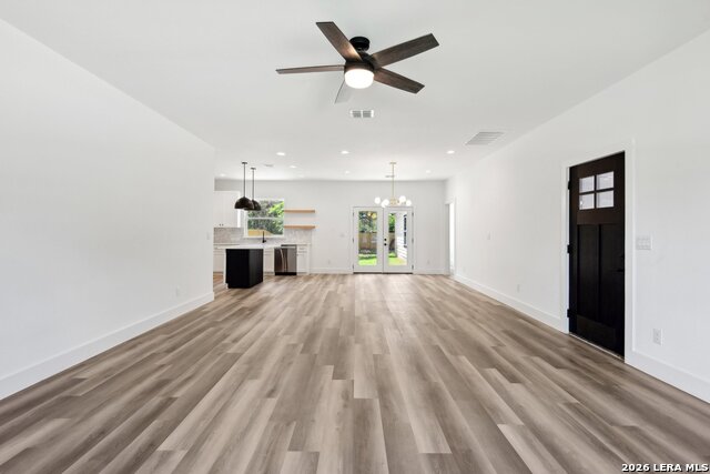 Image 11 of 76 For 1934 Lamar St