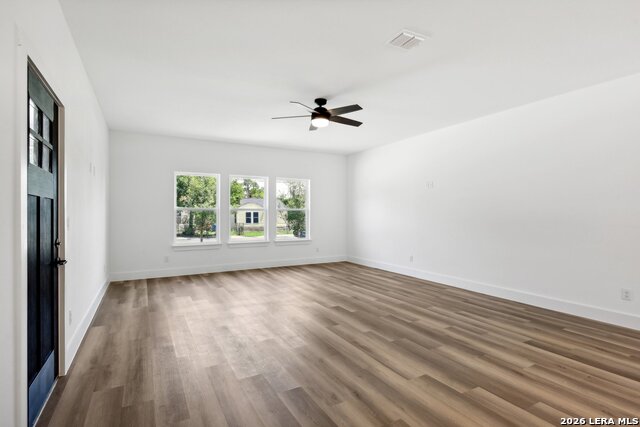 Image 16 of 76 For 1934 Lamar St