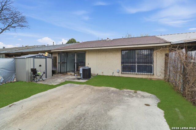 Image 14 of 16 For 7233 Glen Bay Dr