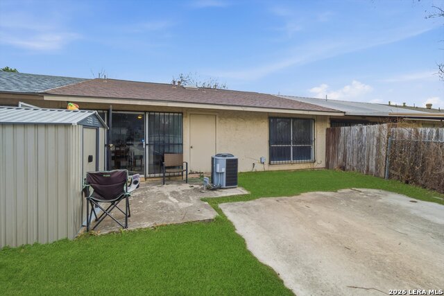 Image 15 of 16 For 7233 Glen Bay Dr