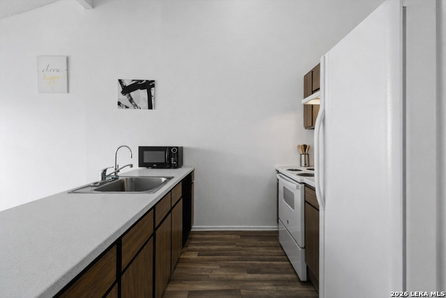 Image 7 of 16 For 7233 Glen Bay Dr