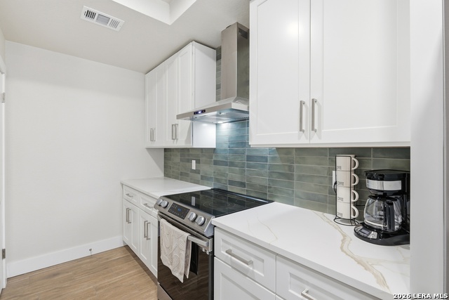 Image 13 of 34 For 5014 Tree Top