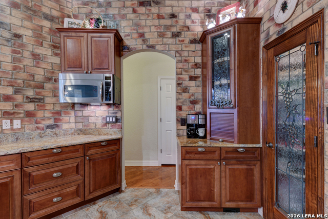 Image 25 of 81 For 1700 Frontier