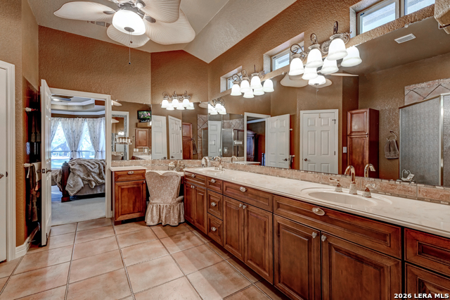 Image 38 of 81 For 1700 Frontier