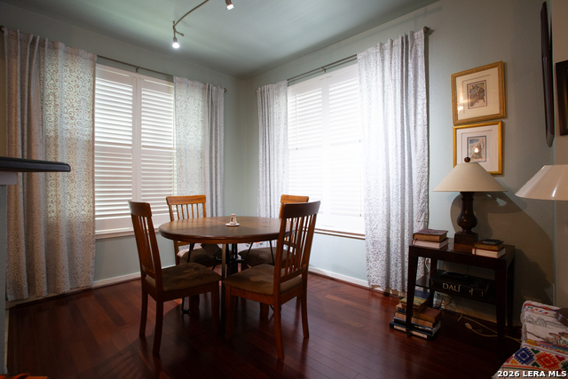 Image 13 of 27 For 7342 Oak Manor  7109