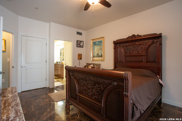 Image 15 of 27 For 7342 Oak Manor  7109