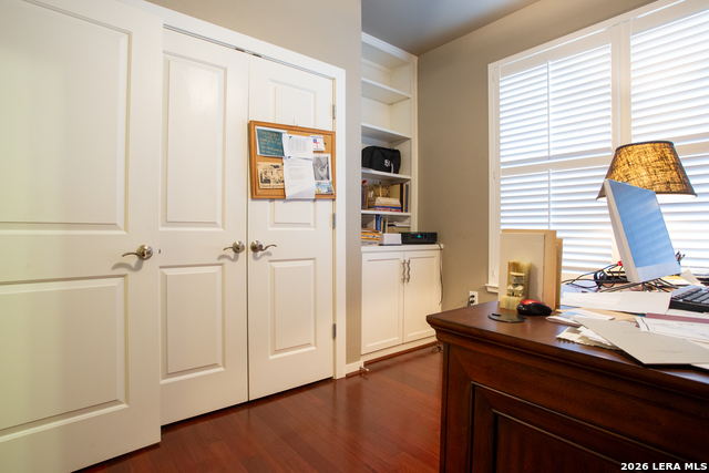 Image 19 of 27 For 7342 Oak Manor  7109