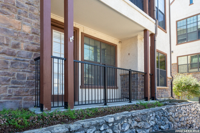 Image 22 of 27 For 7342 Oak Manor  7109