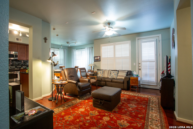 Image 6 of 27 For 7342 Oak Manor  7109