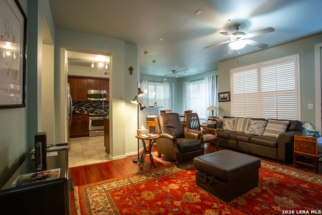 Image 7 of 27 For 7342 Oak Manor  7109