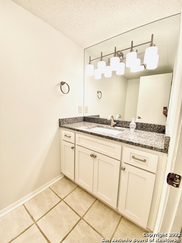 Image 11 of 41 For 11804 Mission Trace St