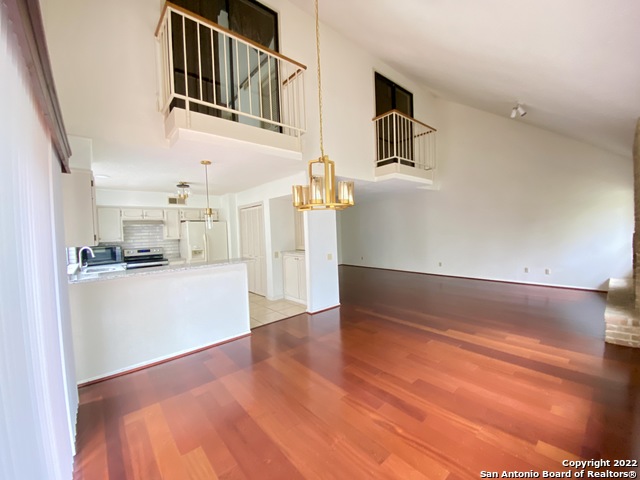 Image 16 of 41 For 11804 Mission Trace St