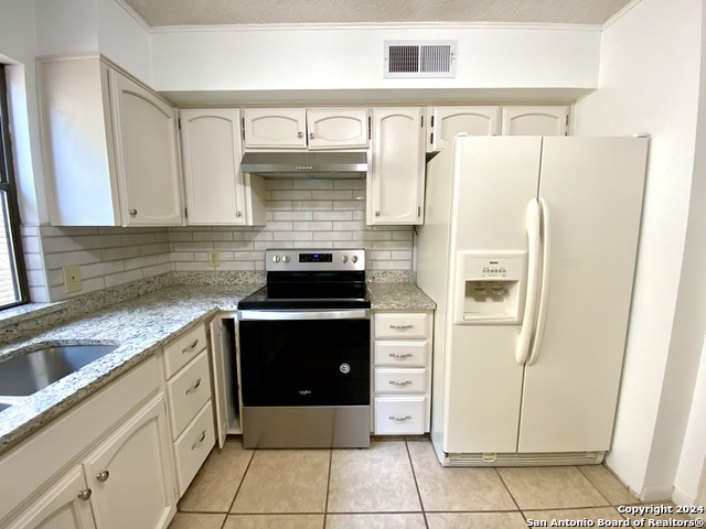 Image 18 of 41 For 11804 Mission Trace St