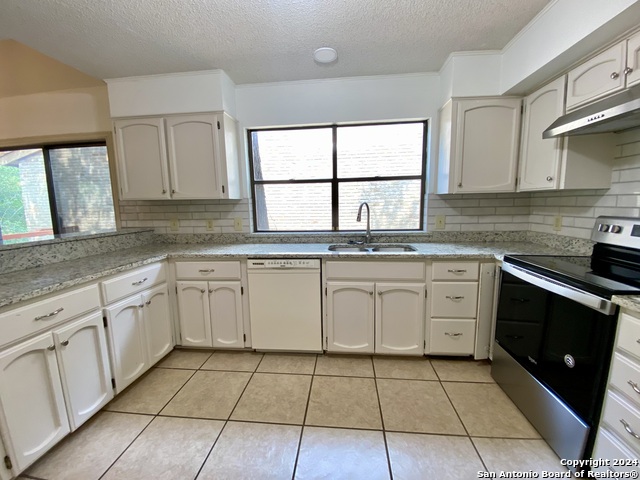 Image 19 of 41 For 11804 Mission Trace St