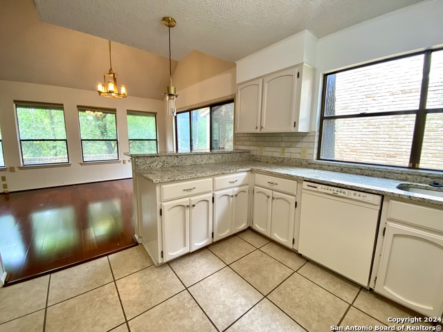 Image 20 of 41 For 11804 Mission Trace St