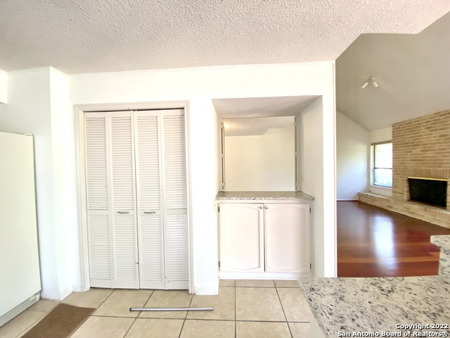 Image 21 of 41 For 11804 Mission Trace St