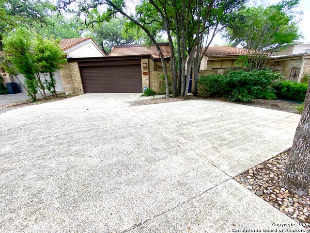 Image 3 of 41 For 11804 Mission Trace St