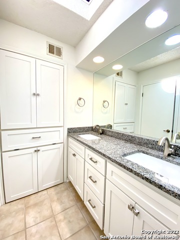 Image 31 of 41 For 11804 Mission Trace St