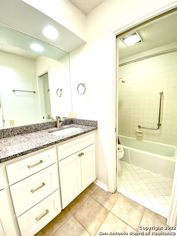 Image 32 of 41 For 11804 Mission Trace St