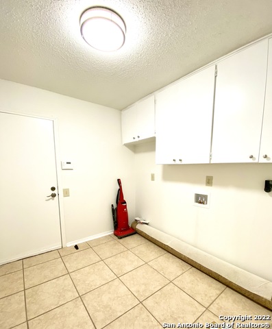 Image 33 of 41 For 11804 Mission Trace St