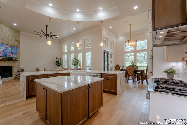 Image 16 of 42 For 507 Arthur Ct