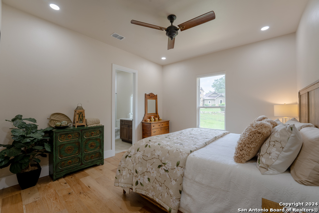 Image 23 of 42 For 507 Arthur Ct