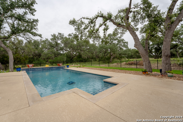 Image 33 of 42 For 507 Arthur Ct