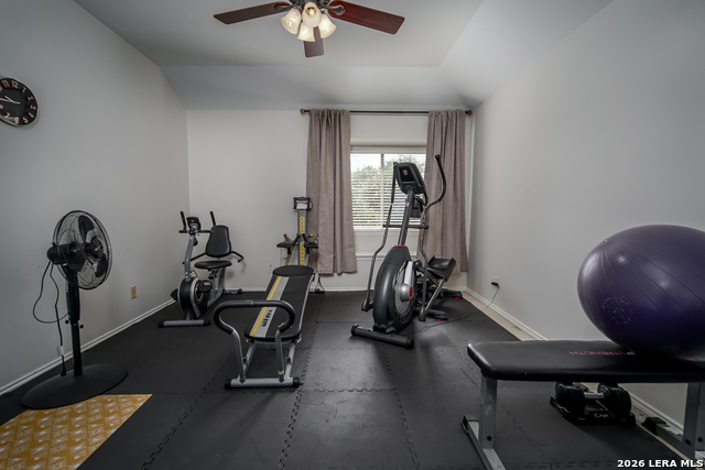 Image 23 of 26 For 2326 Fountain