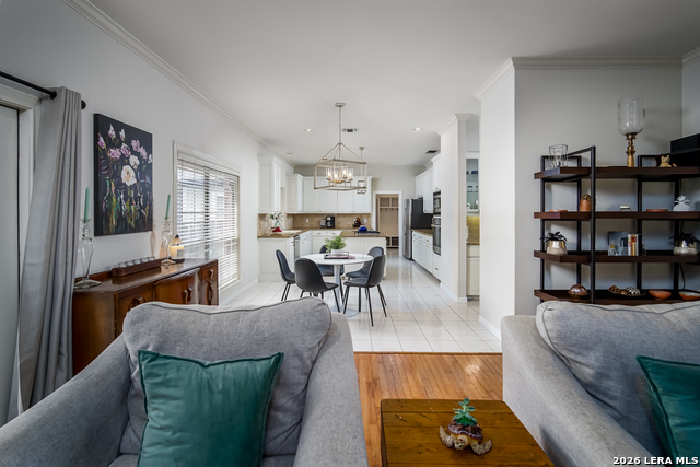 Image 6 of 26 For 2326 Fountain