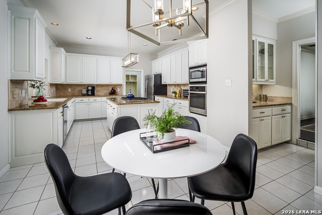 Image 7 of 26 For 2326 Fountain