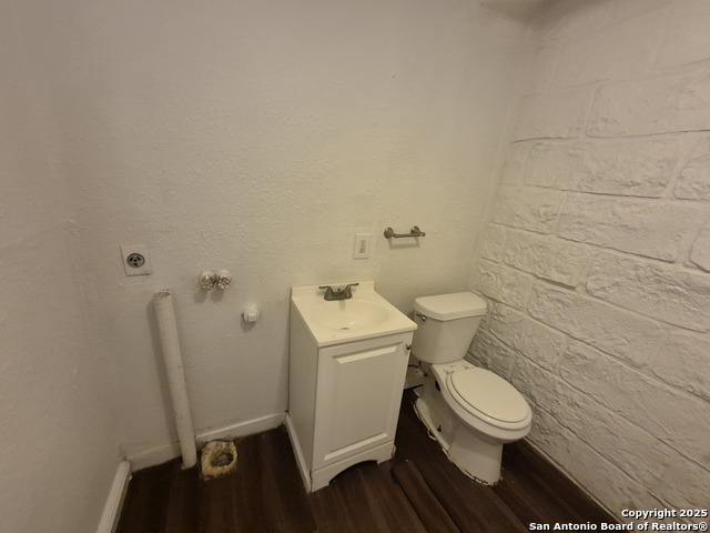 Image 12 of 23 For 443 Bundy  