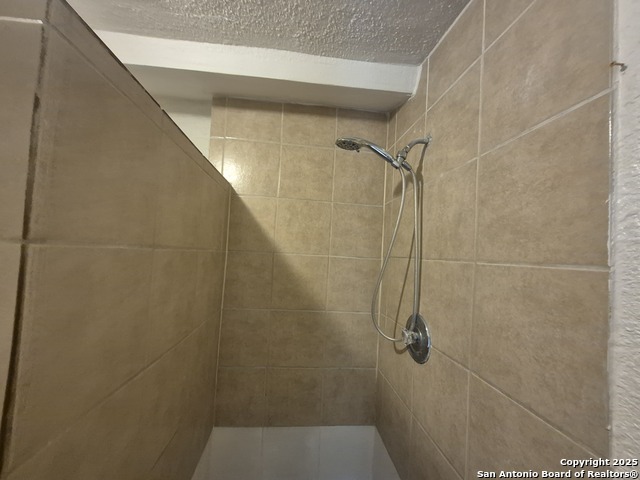 Image 13 of 23 For 443 Bundy  