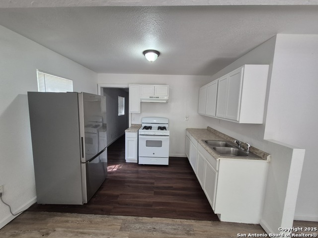 Image 5 of 23 For 443 Bundy  