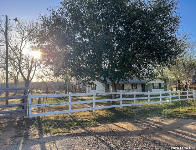 Image 14 of 15 For 1207 El Paso