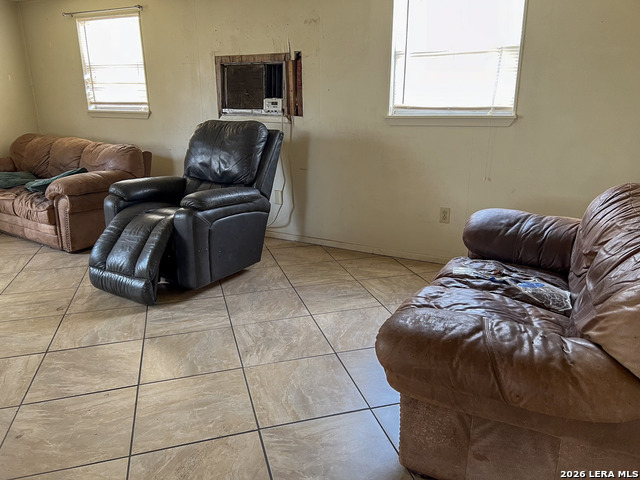 Image 5 of 15 For 1207 El Paso