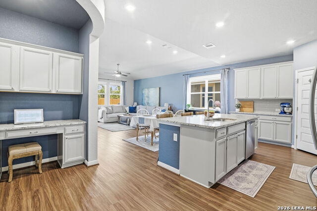 Image 13 of 34 For 12943 Staubach