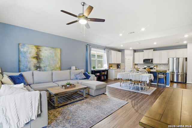 Image 7 of 34 For 12943 Staubach