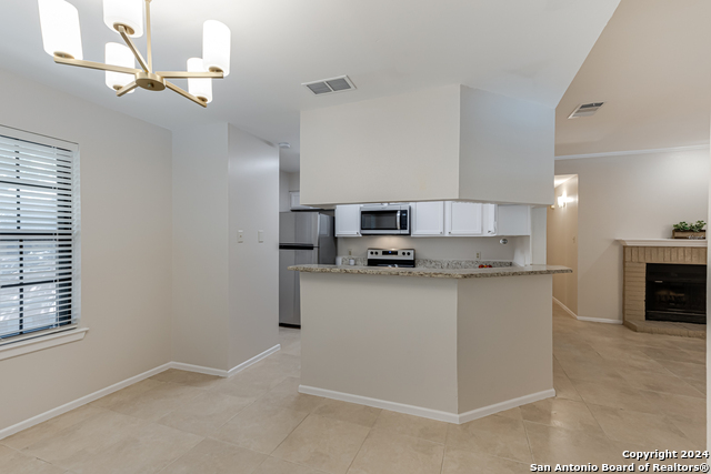 Image 11 of 33 For 10955 Wurzbach Rd  112