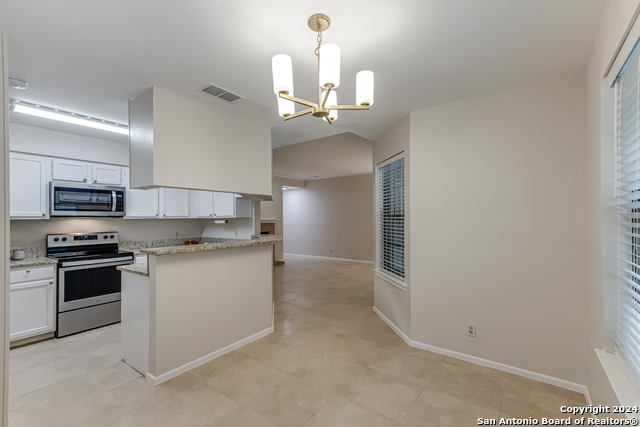 Image 12 of 33 For 10955 Wurzbach Rd  112